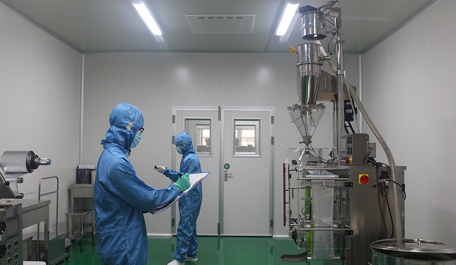 項目面積：一期4000平方；二期1000平方 施工周期：90天 項目概況：整廠潔凈室萬級裝修工程,全部一次性通過驗收