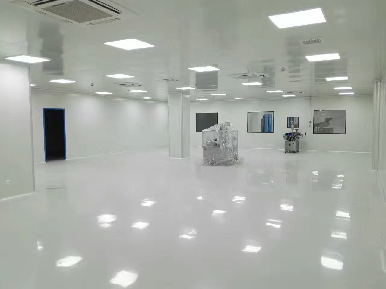 東莞市翔泰凈化萬級凈化車間工程施工廠家 東莞市翔泰凈化萬級凈化車間工程施工廠家